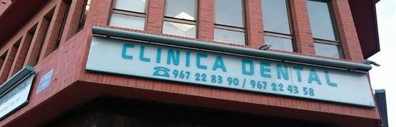 Clínica Dental María Dolores Alfaro Aroca y José María Martínez Utrilla fachada de la empresa
